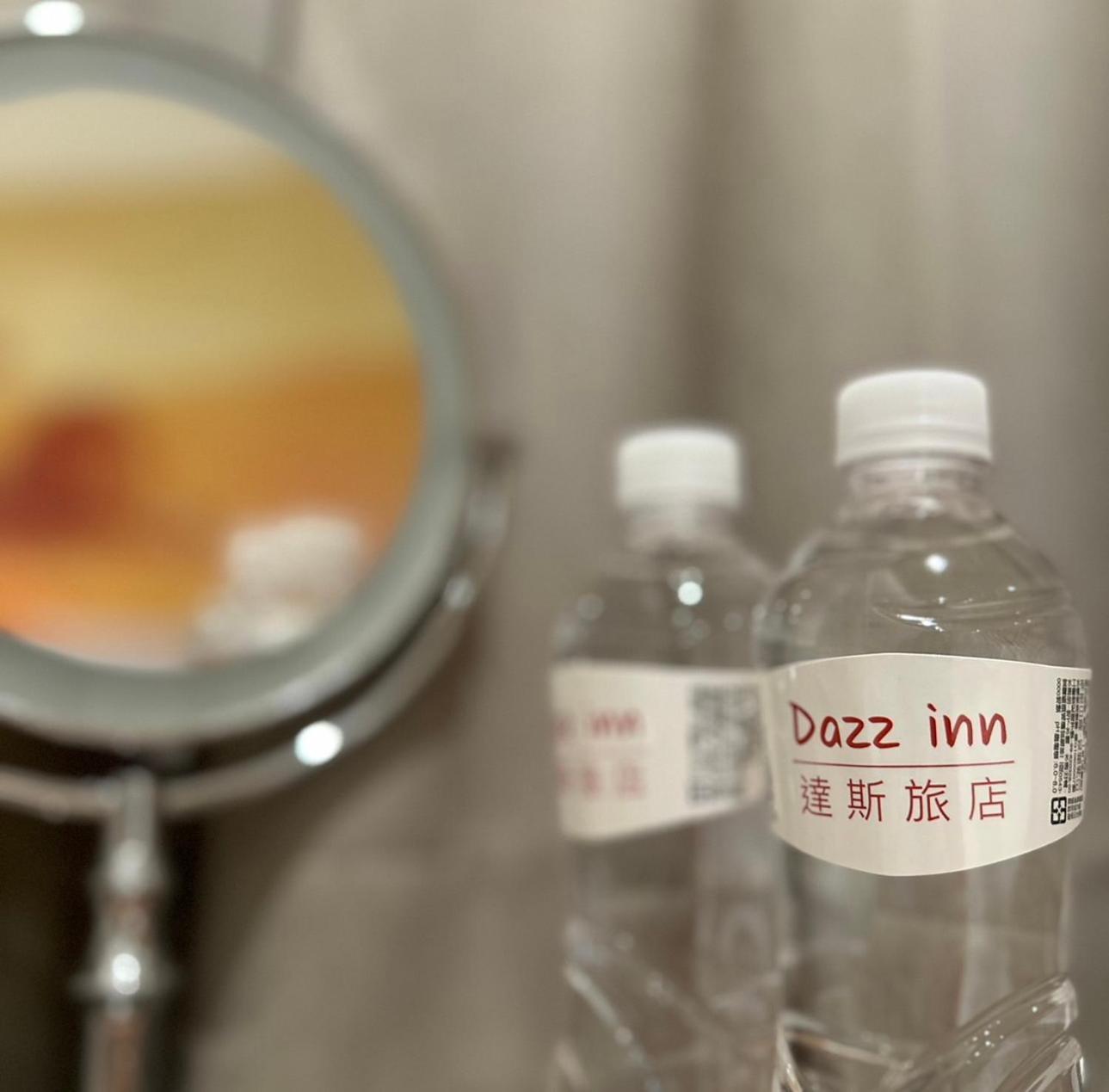 Dazz Inn Taichung Bagian luar foto