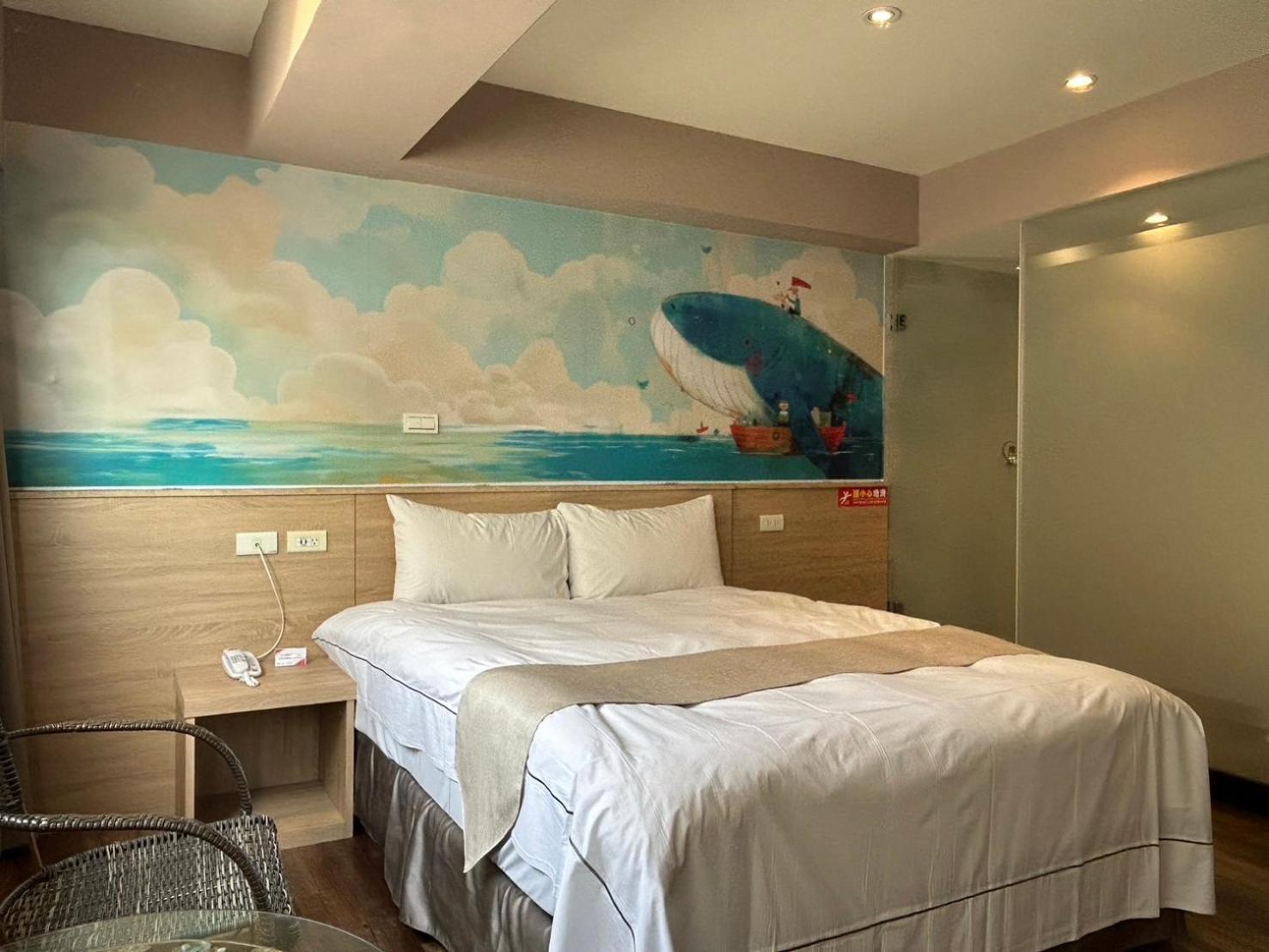 Dazz Inn Taichung Bagian luar foto