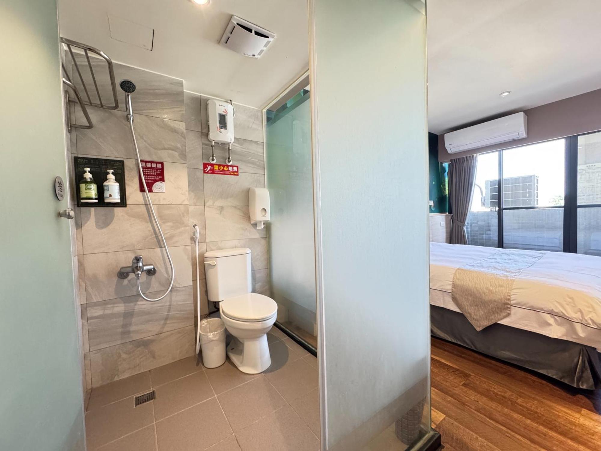 Dazz Inn Taichung Bagian luar foto