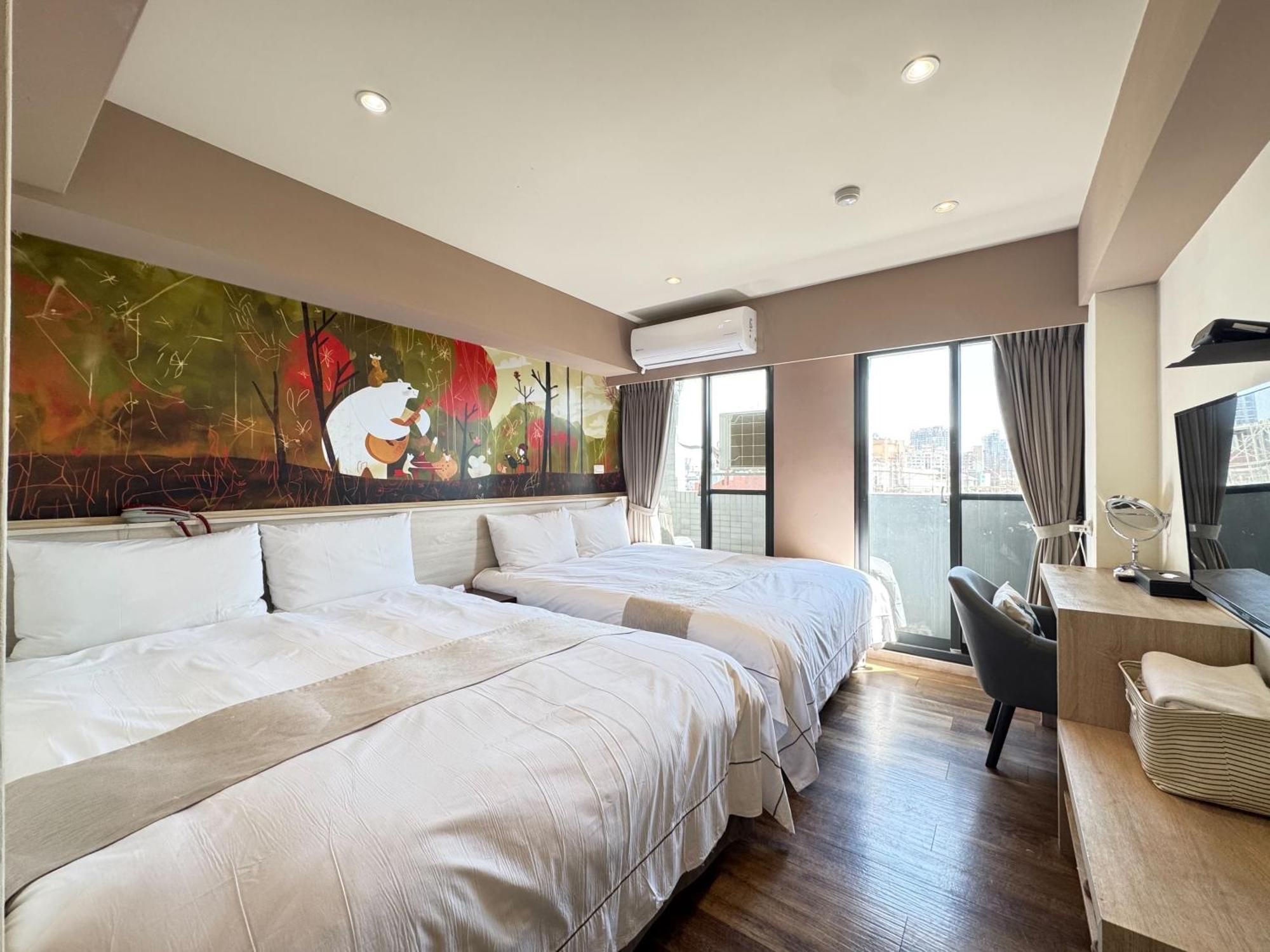 Dazz Inn Taichung Bagian luar foto