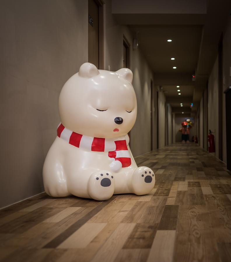 Dazz Inn Taichung Bagian luar foto