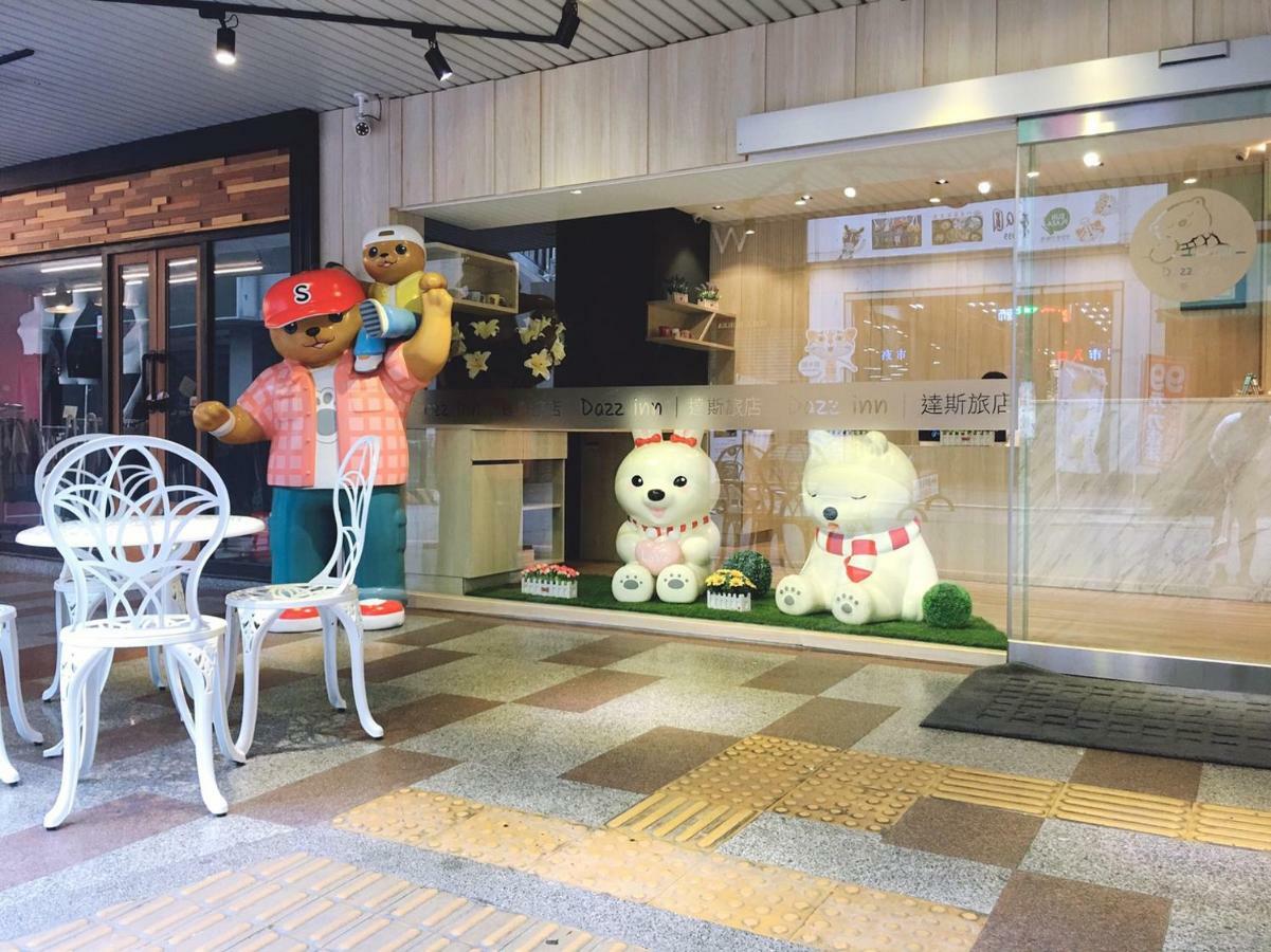 Dazz Inn Taichung Bagian luar foto